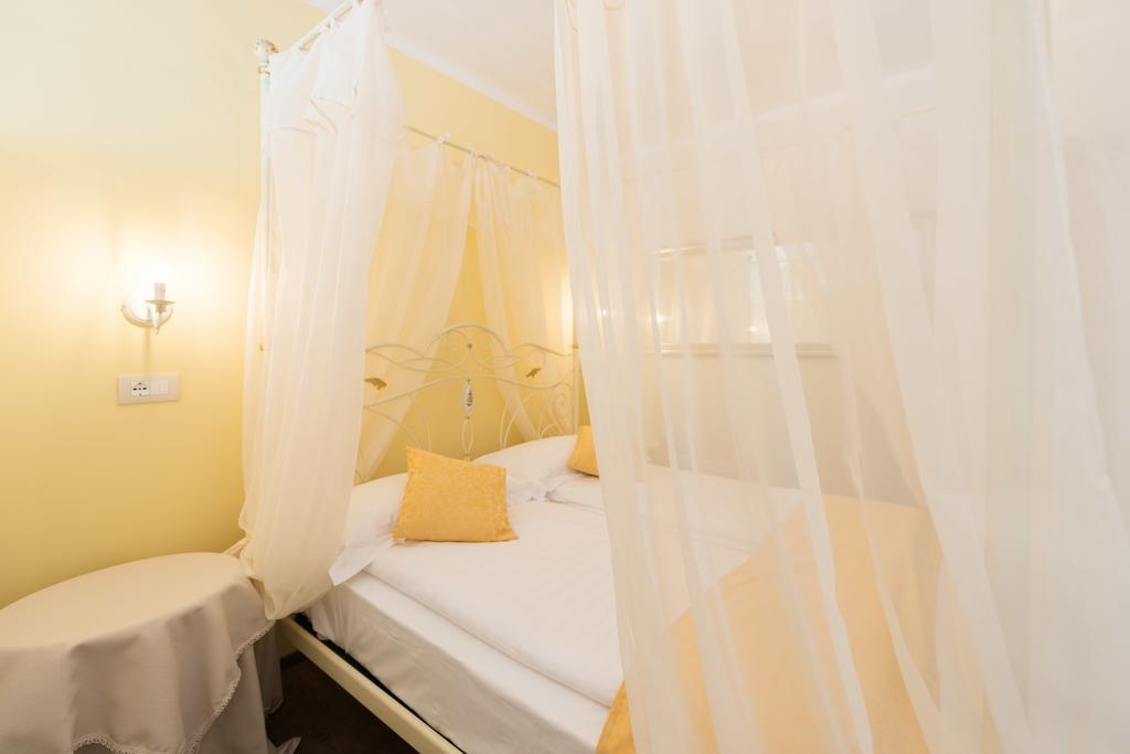 Locanda Fassa Brenzone sul Garda Cameră foto